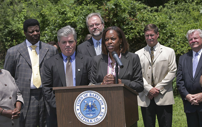 Babylon Town Councilwoman Jacqueline Gordon Babylon Town Councilwoman Jacqueline Gordon